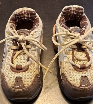 Nike Shox Girl's Pink & Brown Sneakers   Size 5C
